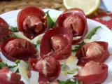 Receita Tortelloni di bresaola recheado com rúcula e queijo ricota: saboroso e pronto em 10 minutos!