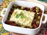 Receita Feta no forno com tomates secos e azeitonas no estilo mediterrâneo