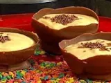 Receita Tacinhas de chocolate com mousse de maracujá (lacto)
