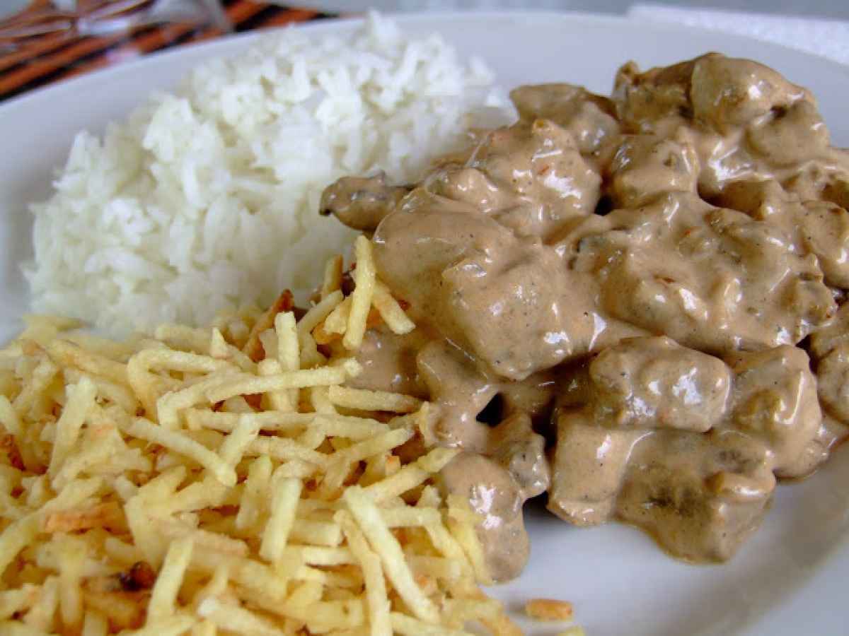 Strogonoff de carne, Receita Petitchef