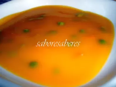 Receita Sopa-creme de legumes com soja, ervilhas e cenoura