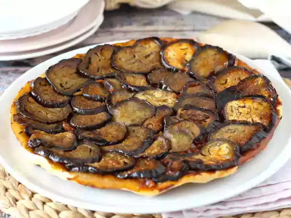 Receita Torta de berinjela invertida (tarte tatin versão salgada)