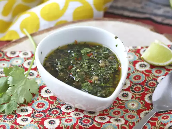 Receita Molho chimichurri: o toque perfeito para seus assados e churrascos.