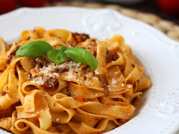 Receita Macarrão à bolonhesa como na itália – receita de tagliatelle com ragù caseiro