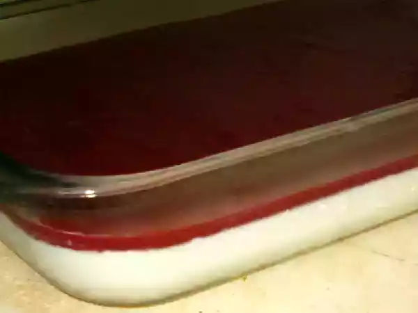 Receita Panna cotta com cobertura de morango