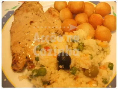 Receita Bifanas com mostarda acompanhadas com cuscuz salteado com legumes e batata noisette