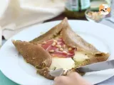 Passo 4 - Crepe salgado à italiana (molho pesto e mozzarella)