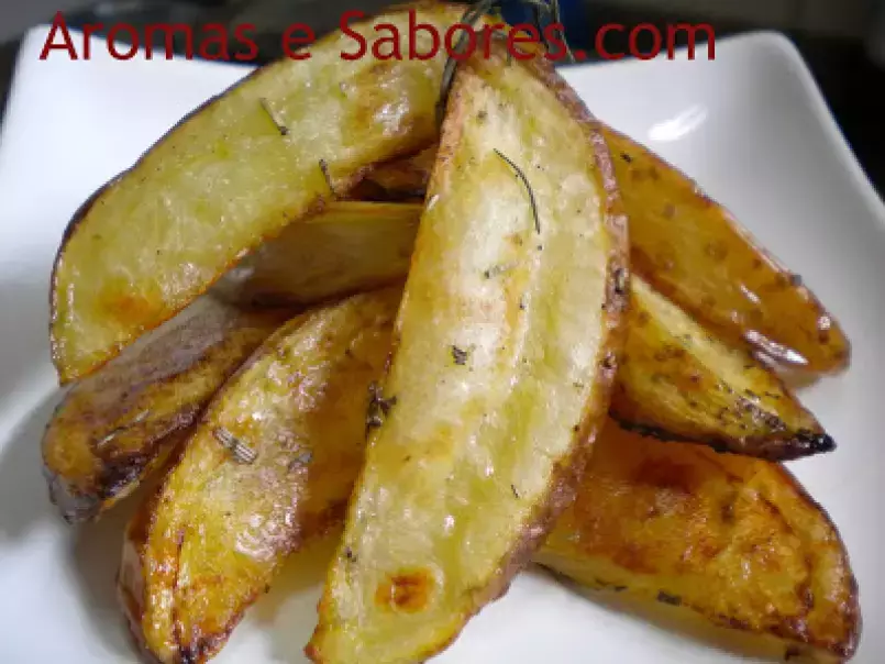 Batatas assadas com alecrim e raspas de limão