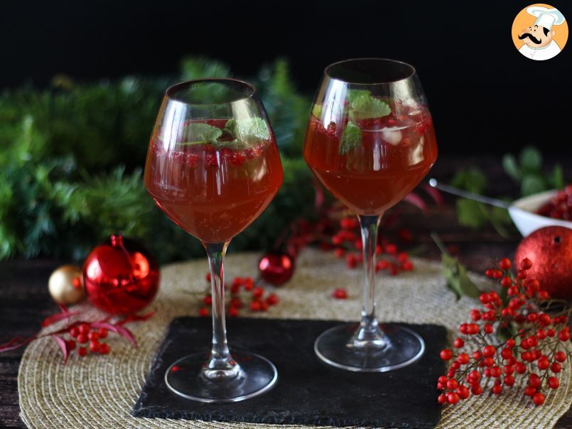 Bebida festiva servida na bola de Natal - foto 7