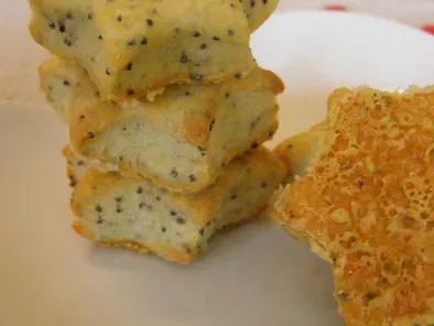 Biscoitos ao queijo parmesão e semente de papavero