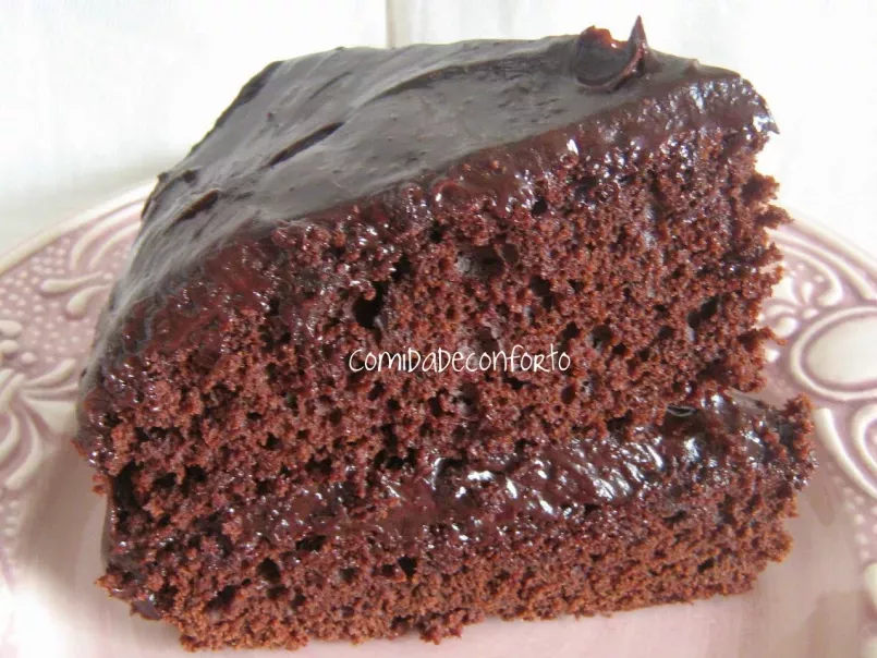 Bolo de Chocolate com recheio de Leite Condensado e... Chocolate - foto 2