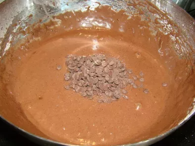 Bolo de Chocolate Recheado com Creme Russo e Coberto com Leite Condensado de Chocolate - foto 2