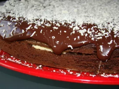 Bolo de Chocolate Recheado com Creme Russo e Coberto com Leite Condensado de Chocolate - foto 3