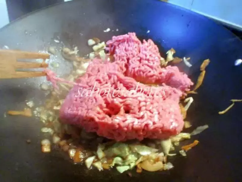 Carne picada com vegetais e massa - Wok - foto 3