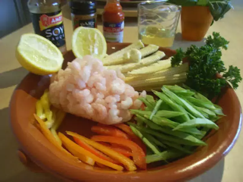Chop suey de camarão. - foto 3
