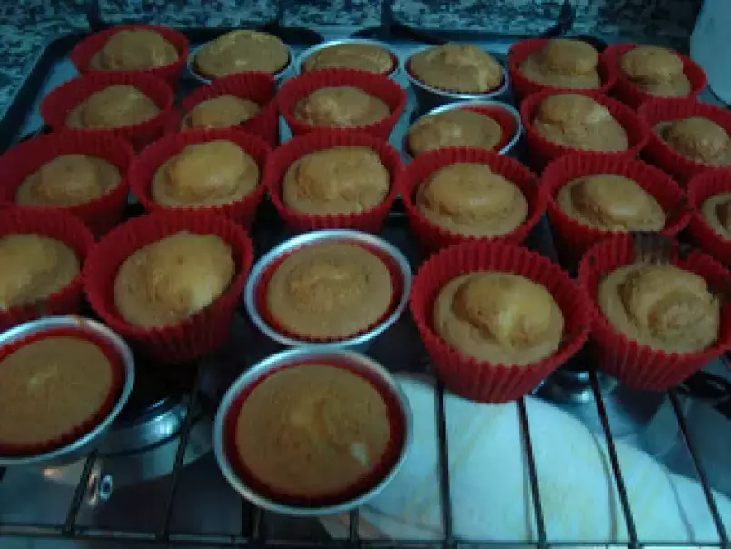 Cupcakes de Baunilha e Cobertura de Glace sabor a Limão - foto 3