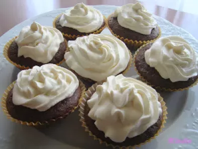 Cupcakes de Chocolate com creme de natas e queijo - foto 2
