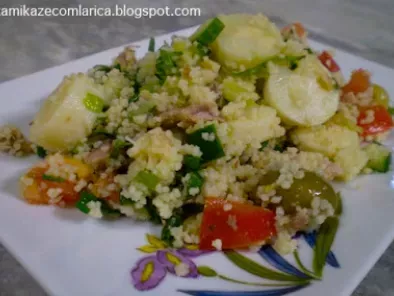 Cuscuz marroquino com sardinhas e legumes