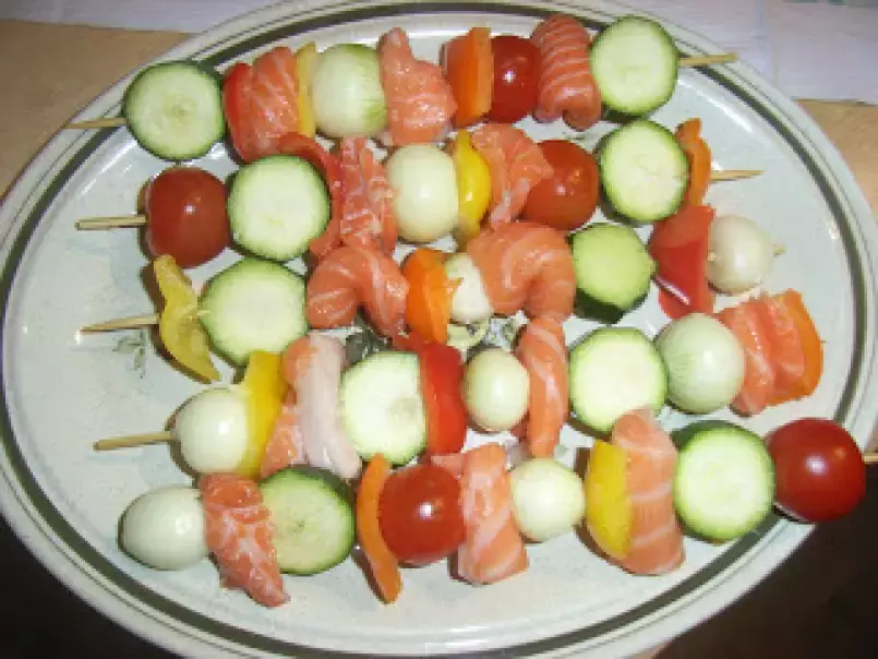 Espetadas de salmão com vegetais