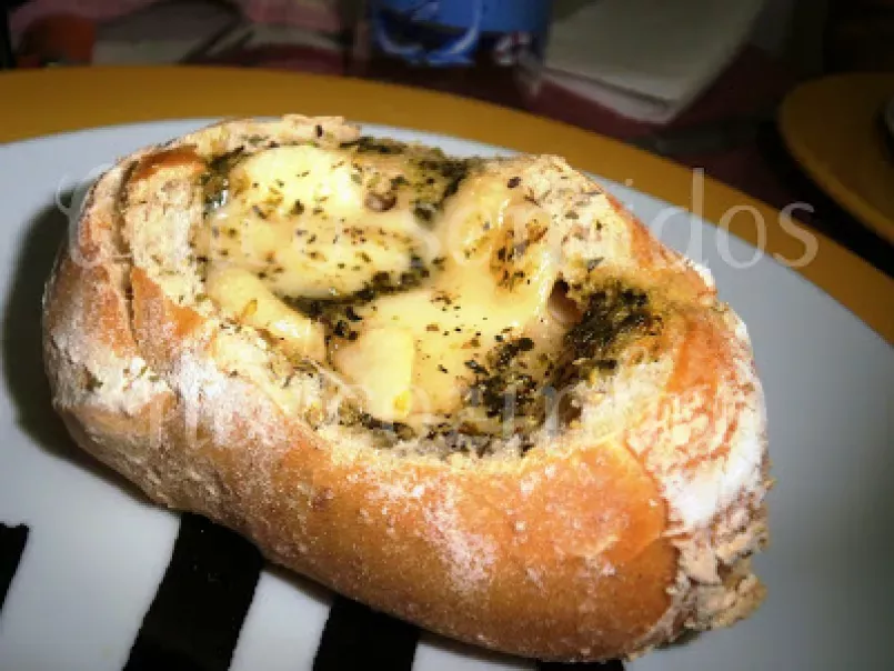 Fondue de queijo e ervas no pão - foto 4