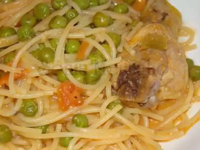 Guisado de Esparguete com Frango e Ervilhas - foto 3