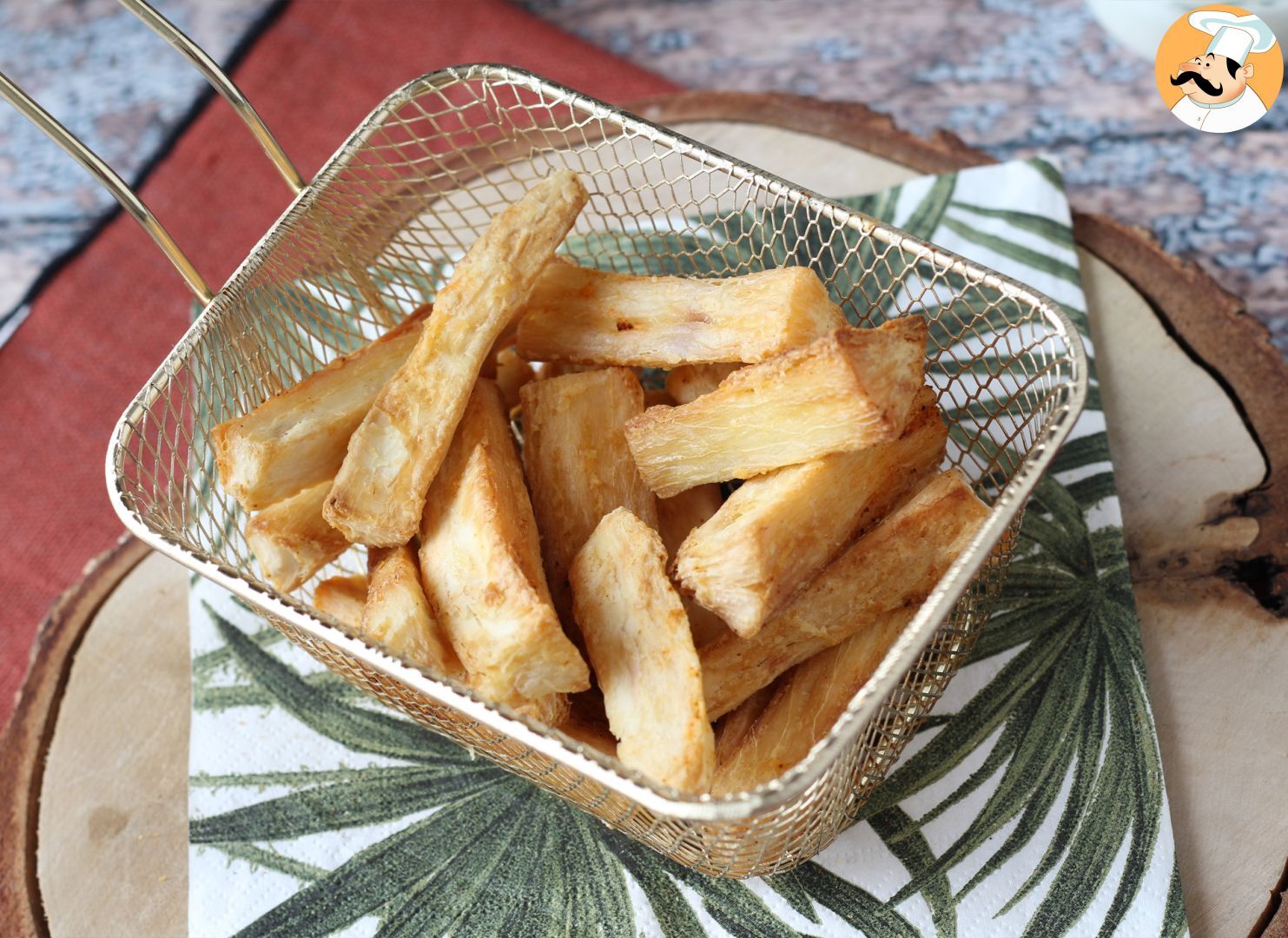 Mandioca frita na air fryer um aperitivo crocante e mais saudável