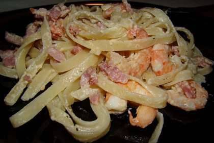 Massa fettuccine camarões aromatizado manjericão Receita