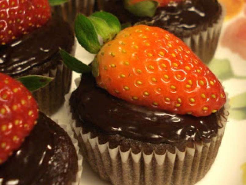 Mini Muffins de Chocolate com Morango - foto 3
