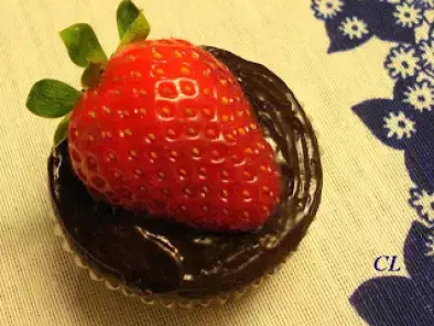 Mini Muffins de Chocolate com Morango