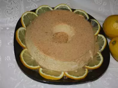 Mousse de Limão em Formato de Pudim