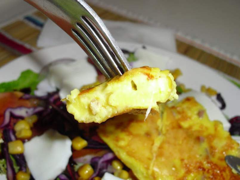 Omolete de queijo, presunto e milho - foto 4