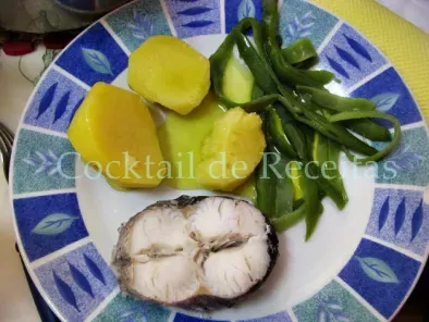 Peixe Cozido com Batatas e Feijão Verde