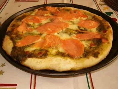 Pizza de salmão fumado