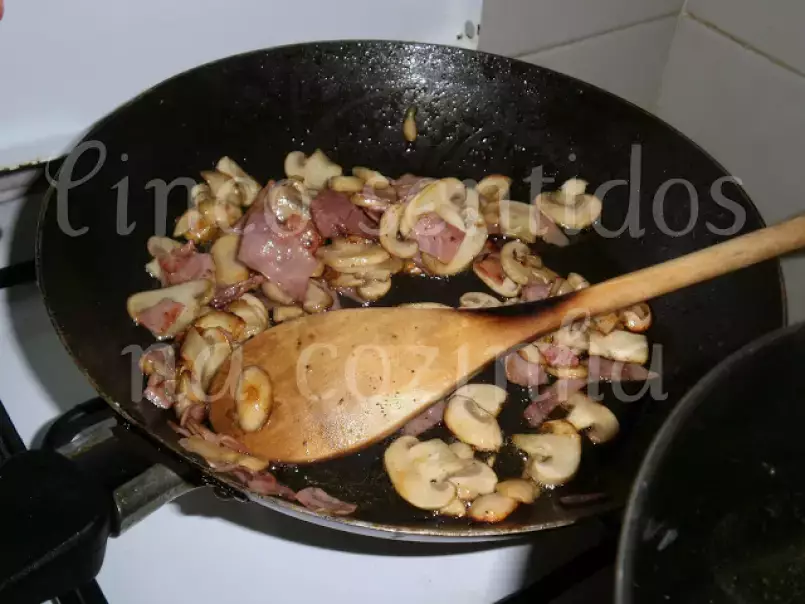Ravioli com ricotta, mozzarella e fiambre em molho de cogumelos - foto 4