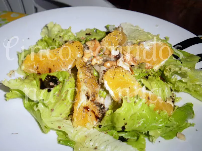 Salada de alface, laranja e nozes com mousse de vinagre balsâmico - foto 2