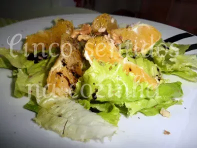 Salada de alface, laranja e nozes com mousse de vinagre balsâmico - foto 3