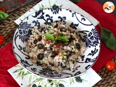 Salada de arroz mediterrânea com atum, azeite, tomate seco e limão - foto 2