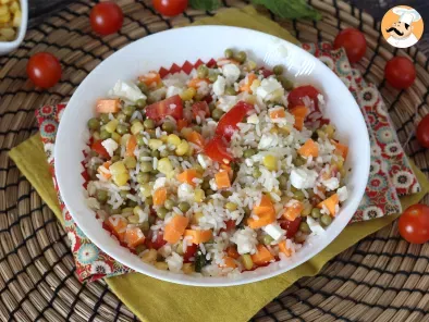 Salada de arroz vegetariana: queijo feta, milho, cenoura, ervilha, tomate cereja e hortelã - foto 4