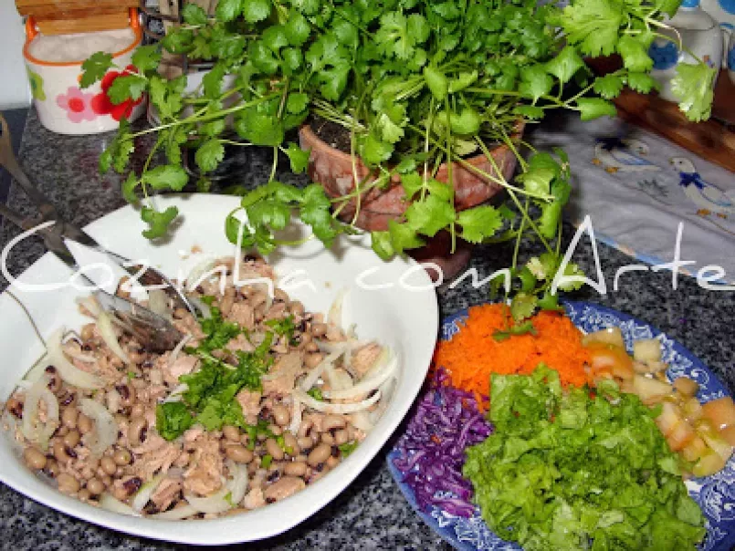 Salada de atum com feijão frade aromatizada com coentros - foto 2