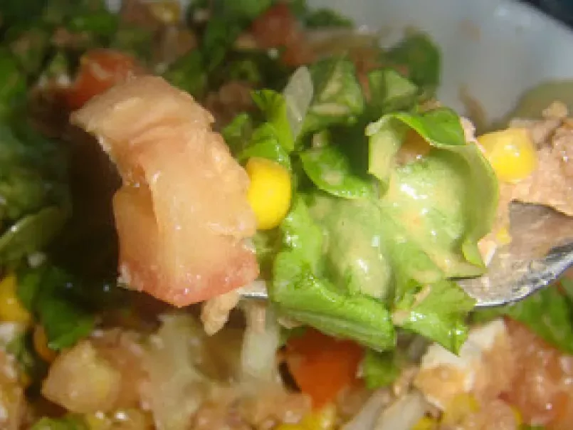Salada de Atum Temperada com Molho de Cocktail - foto 2