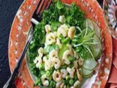 Salada de Camarão com Folhas Verdes
