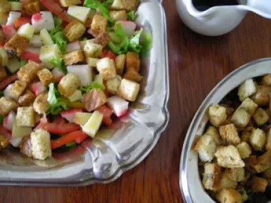 Salada de Kani Kama com Croutons