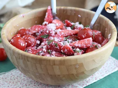 Salada de morango, tomate, queijo feta e manjericão - foto 2
