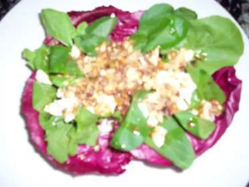 salada de radichio com gorgonzola e nozes carameladas - foto 2