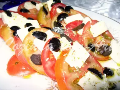 Salada de tomate com queijo feta - foto 3