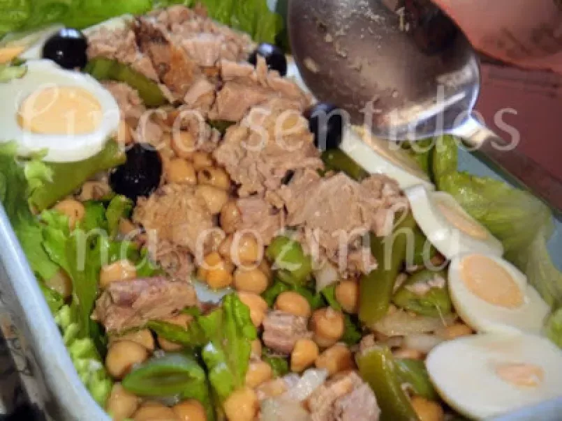 Salada fresca de grão com atum e feijão verde - foto 2