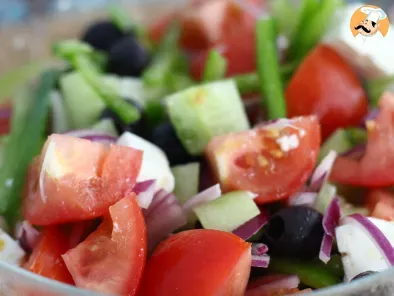 Salada grega (ou Horiatiki Salata) - foto 4