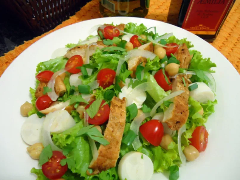 Salada Mista com Filé de Peito de Frango Gelhado - foto 2