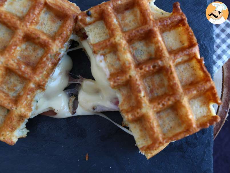 Sanduíche de waffles com batata e queijo - foto 6