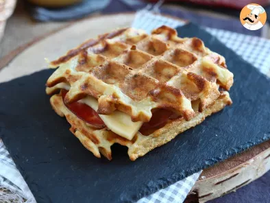 Sanduíche de waffles com batata e queijo - foto 3